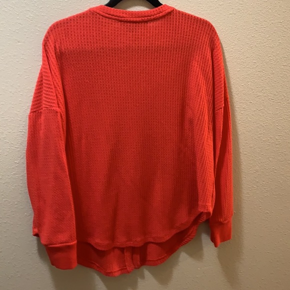 Tommy Hilfiger light weight button up shirt - Picture 2 of 2